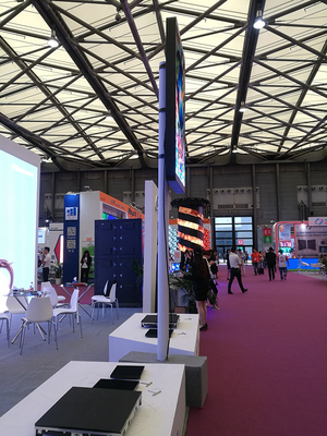 Asynchronous Card Pole Mount Outdoor Advertising Led Display Full Color Ip65